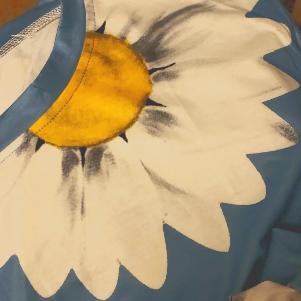 Summer Daisy Blue Short Sleeve T-Shirt Size L